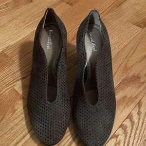 BeautiFeel gray pumps
